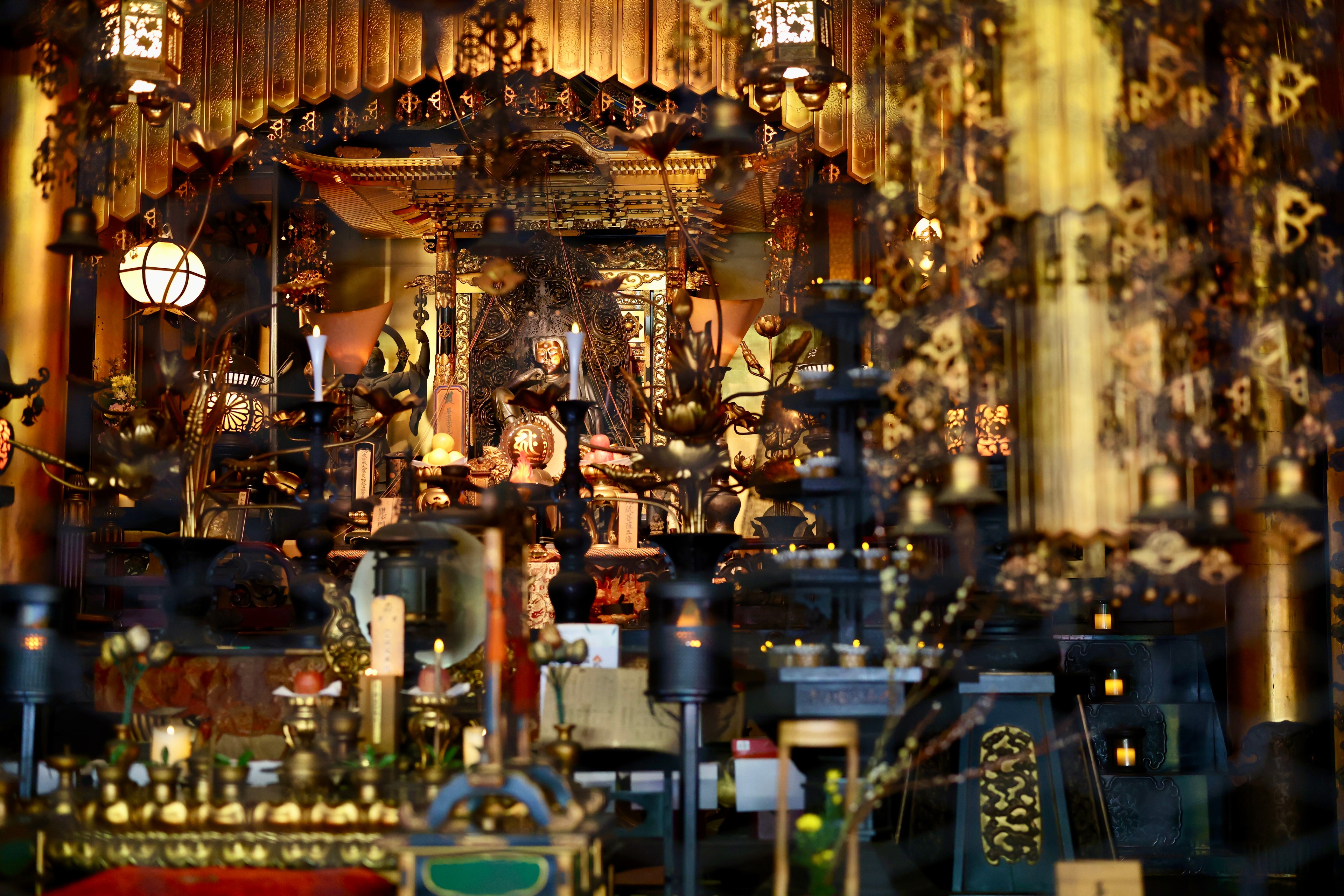 temple gold. centuries of devotion polished bright.